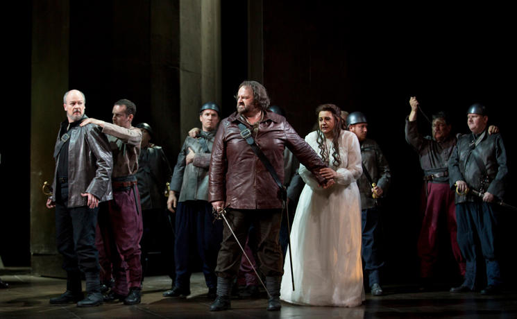 Il_trovatore_Carousel_Image4.jpg