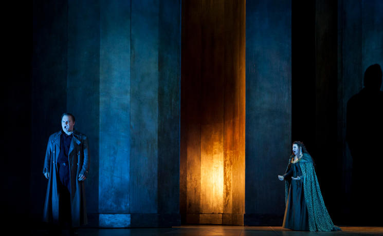 Il_trovatore_Carousel_Image5.jpg