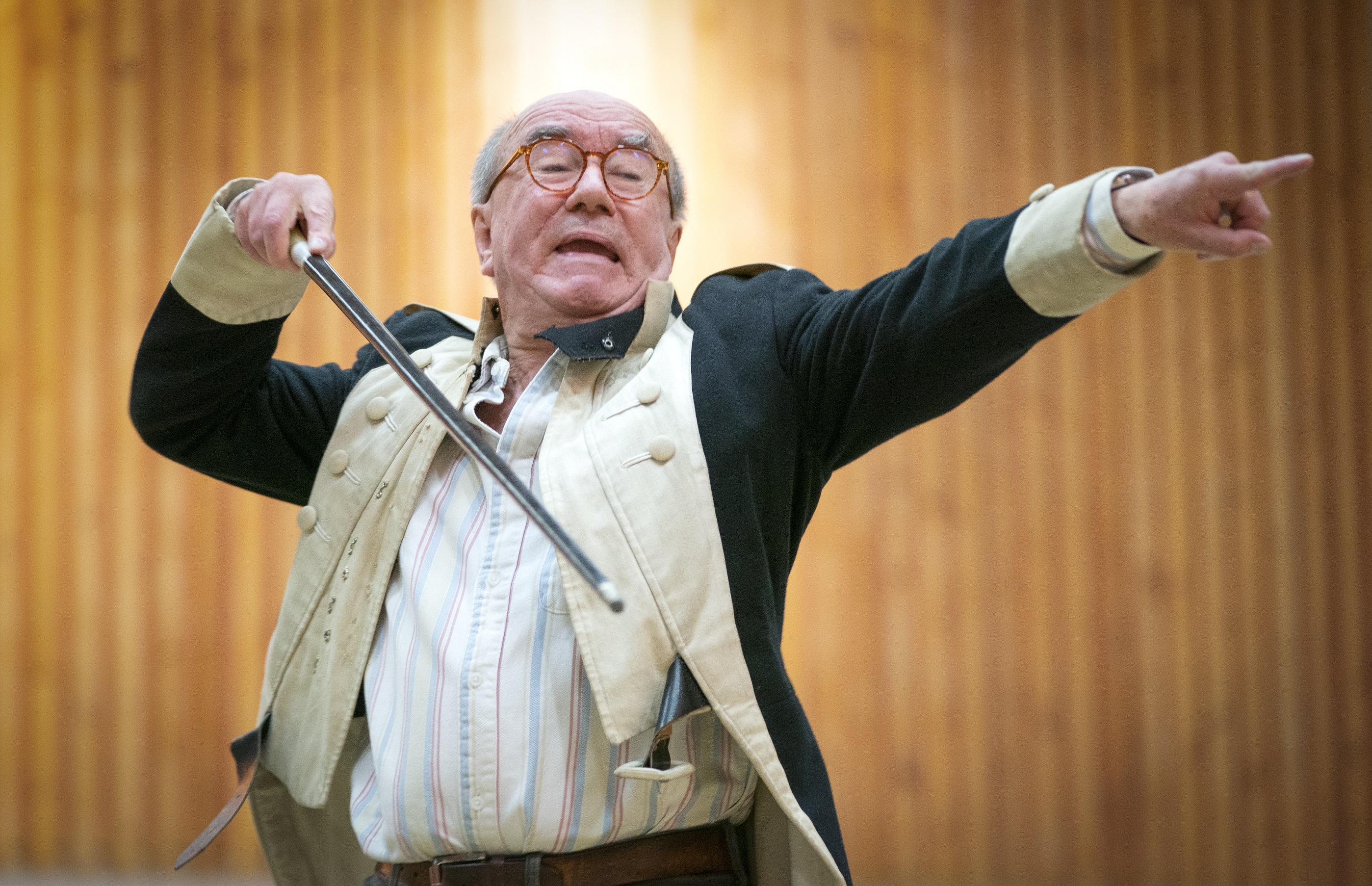 Richard Suart in The Gondoliers rehearsals. Scottish Opera 2021. Credit Jane Barlow.JPG