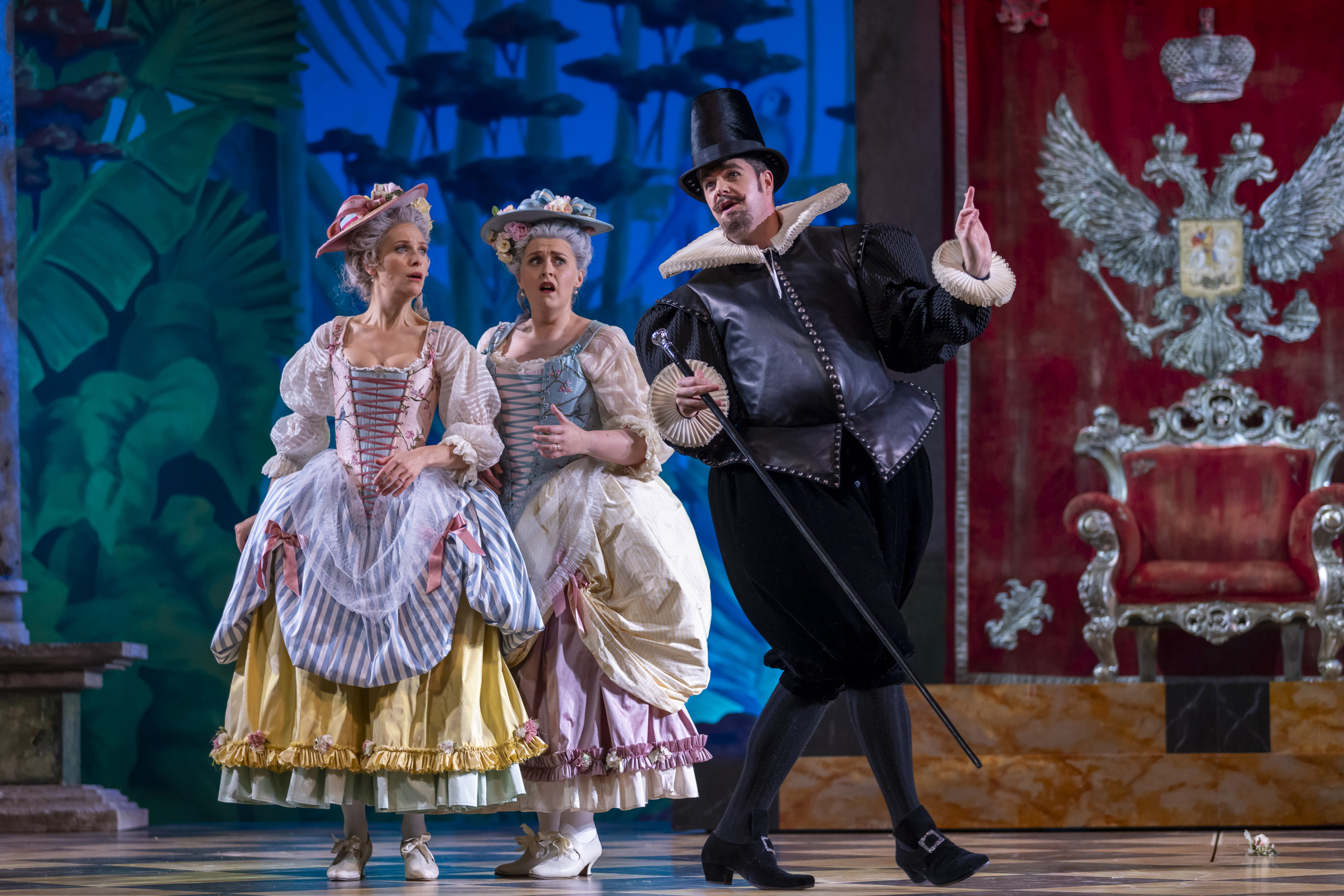 Ellie Laugharen, Sioned Gwen Davies and Ben McAteer in The Gondoliers Dress Rehearsal. Scottish Opera 2021. Credit James Glossop..JPG
