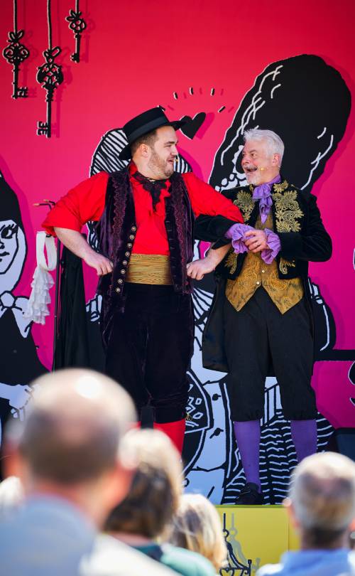 Andrew McTaggart and Allan Dunn in Pop-up Opera - A Little Bit of Barber, 2022. Credit Fraser Band.