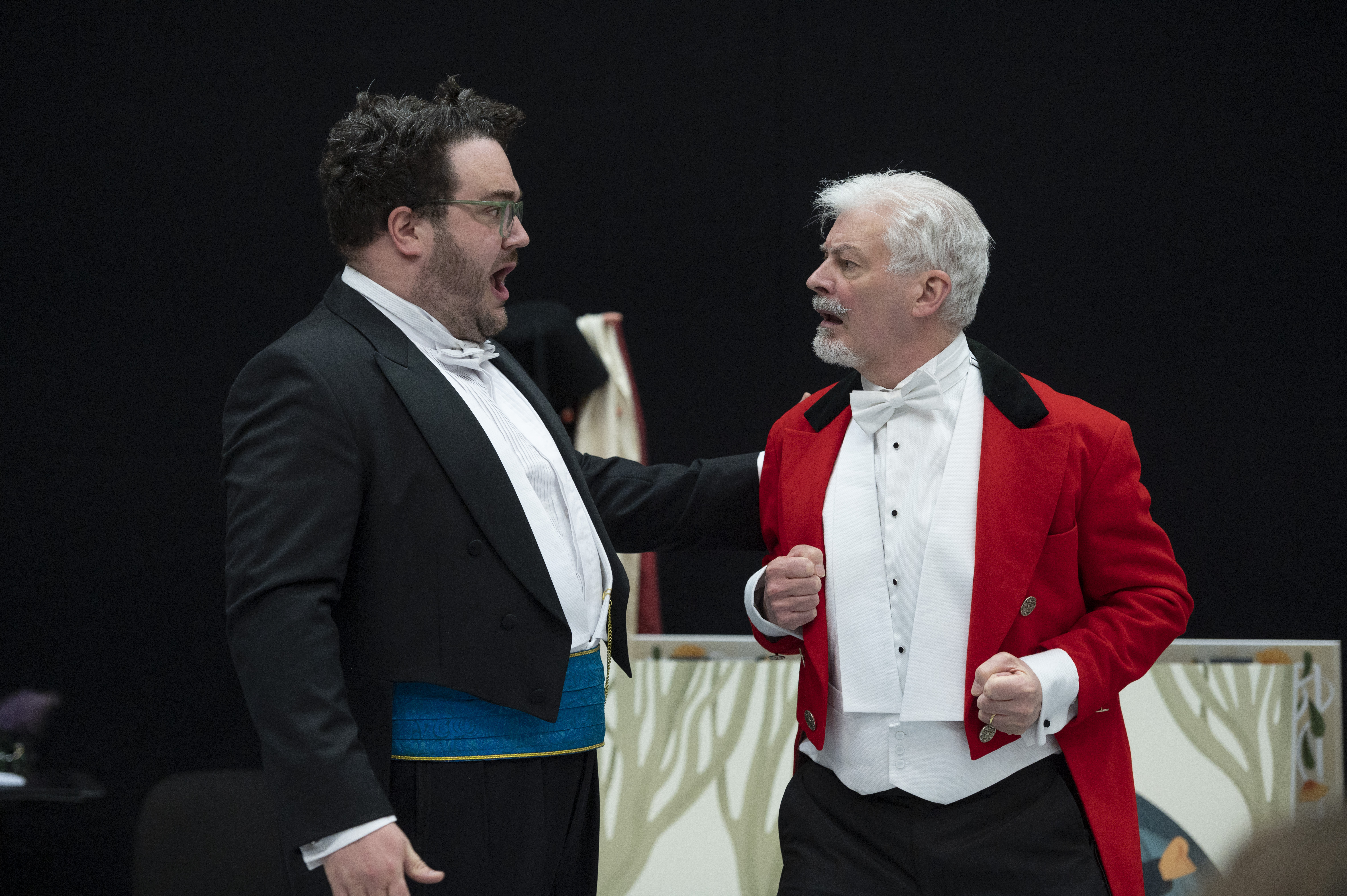 Andrew McTaggart and Allan Dunn in the Pop-up Opera performance of Die Fledermaus. Credit Kirsty Anderson..JPG
