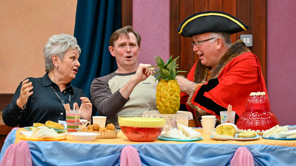 Susan Bullock (Lady Billows), Francis Church (Mr. Gedge, The Vicar) and Jamie Macdougall (Mr. Upfold, The Mayor) in rehearsals for Albert Herring. Credit Julie Howden..