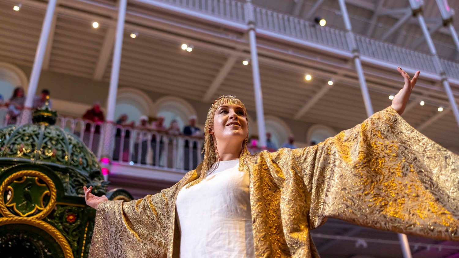 Kitty Whately as Jocasta in Oedipus Rex. Scottish Opera 2024. Credit James Glossop..