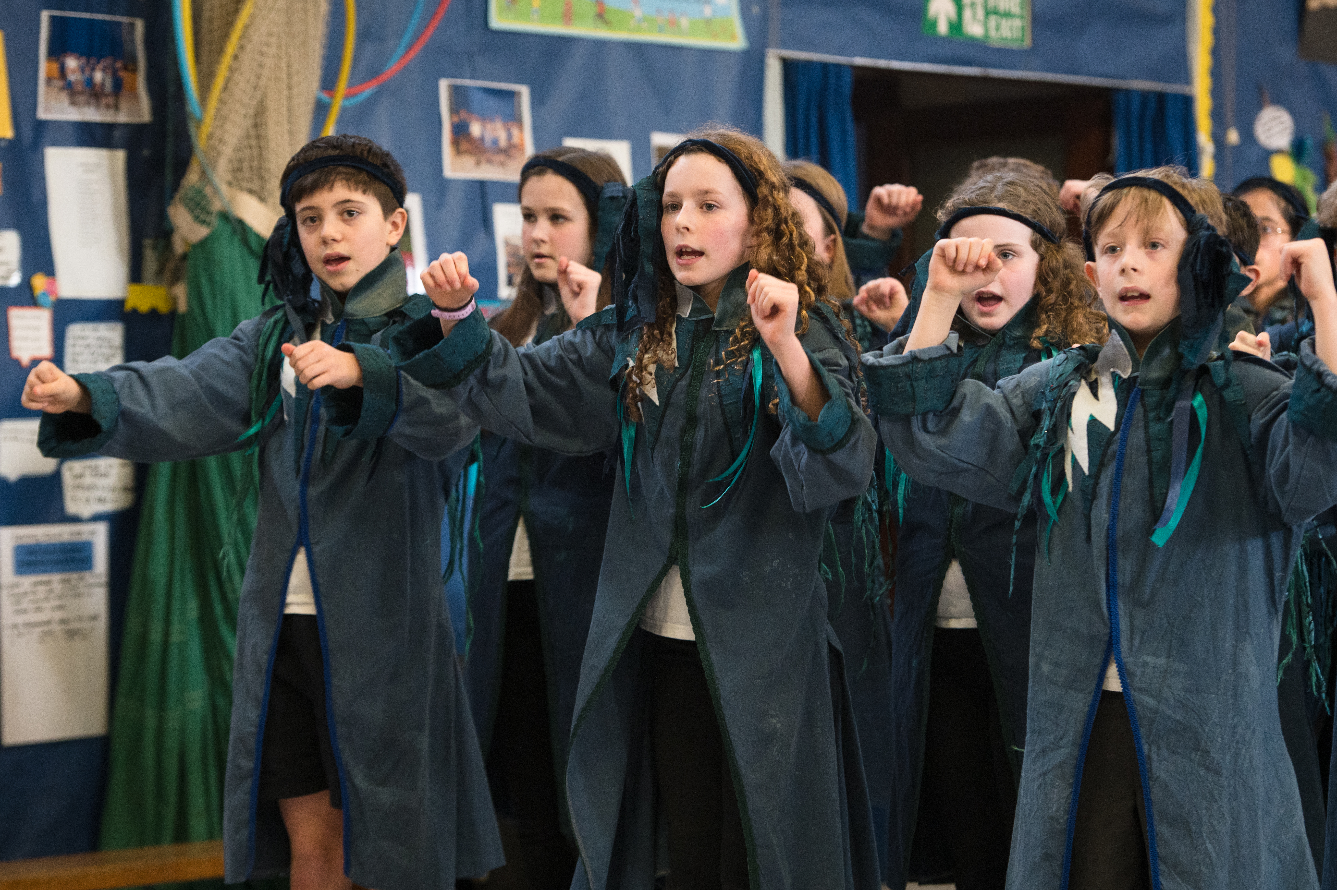 Pupils From Mosshead Primary School Perform The Tale o' Tam o' Shanter. Credit Julie Broadfoot.. (9)