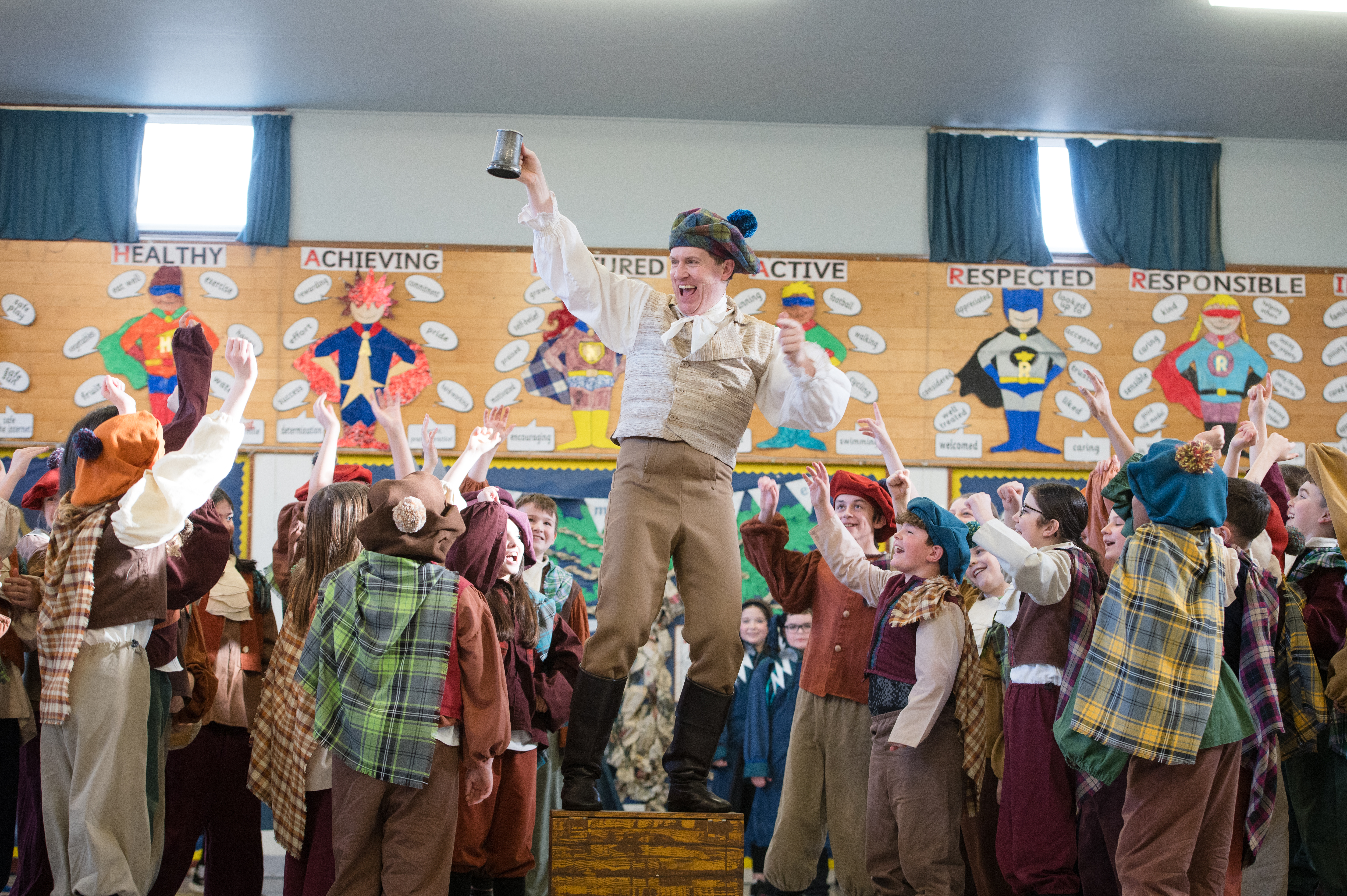 Pupils From Mosshead Primary School Perform The Tale o' Tam o' Shanter. Credit Julie Broadfoot.. (3)