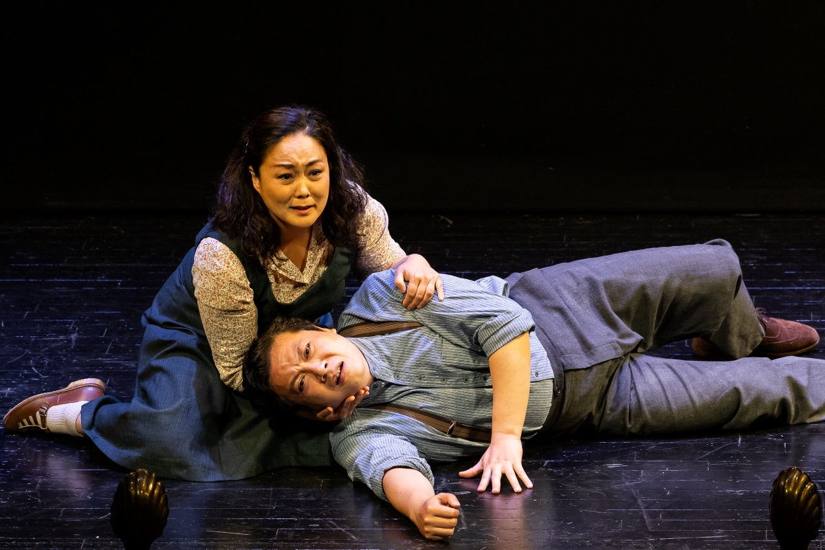 Hye Youn Lee (Daphne) And Shengzhi Ren (Leukippos) In Daphne. Scottish Opera 2023. Credit Sally Jubb..